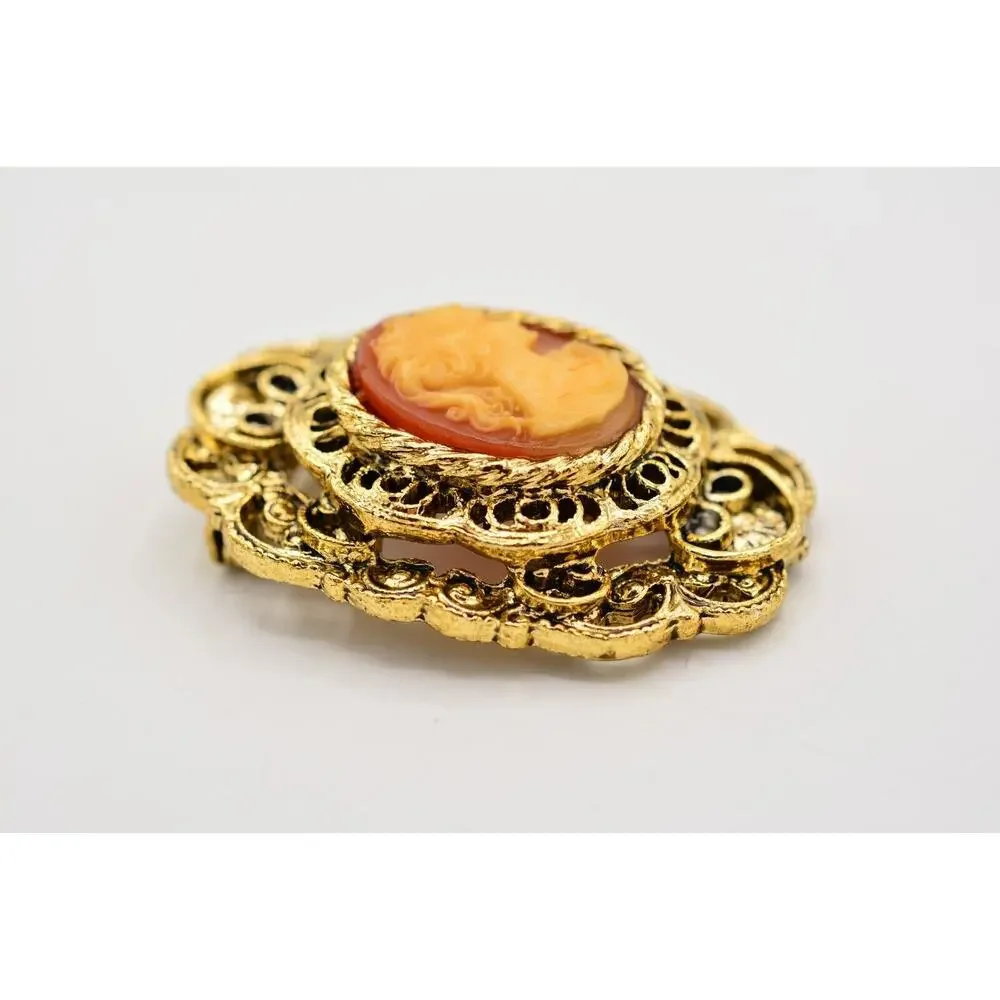 Gerry's Vintage Cameo Pin Brooch Antiqued Gold Oval Chunky Signed 1980s Bin5A